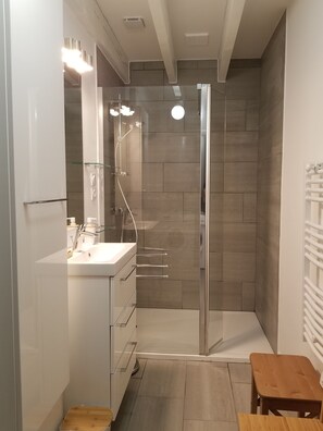 Douche, séchoir à cheveux