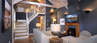 305 Third St/Luxury Restored Cabin in Town! Great Location 1/2 Blk Off Elk Ave!