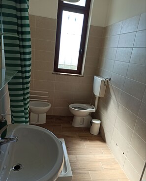 Buồng tắm vòi sen, vòi sen phun mưa, đồ dùng nhà tắm miễn phí 