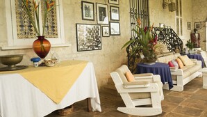 Living area - Geddes Great House (Claremont)
