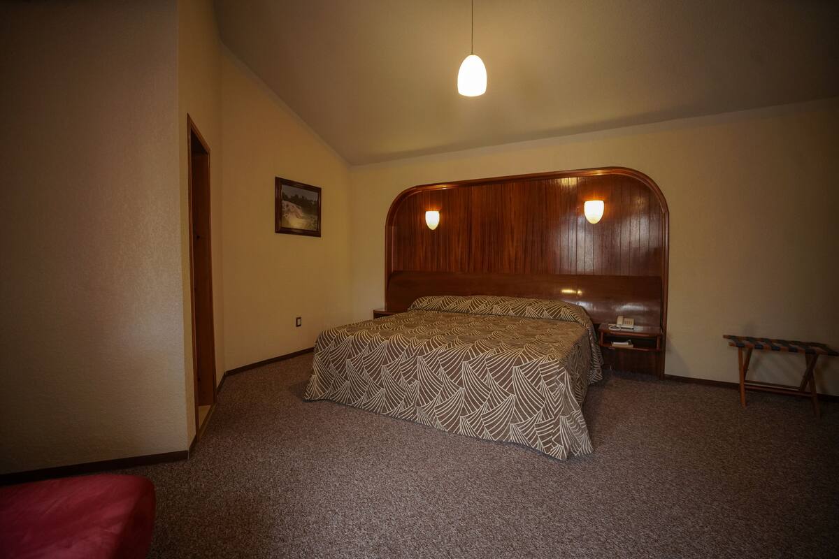 Room (Suite) | Free WiFi, bed sheets