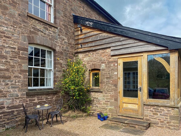 Exterior - 4 bedroom accommodation in Skenfrith, near Monmouth (Skenfrith, near Monmouth)