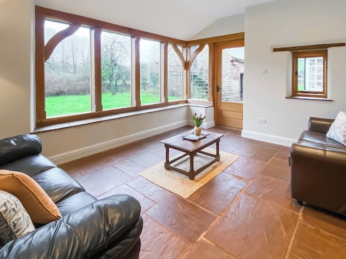4 bedroom accommodation in Skenfrith, near Monmouth