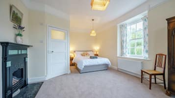 4 bedrooms, free WiFi, bed sheets
