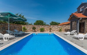 Piscine extérieure