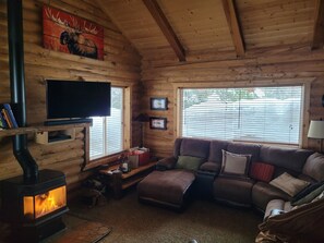 Smart TV, fireplace, DVD player