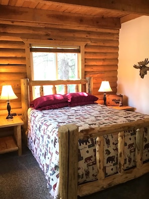 3 bedrooms, iron/ironing board, travel crib, free WiFi