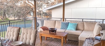 Little Beach Bungalow - at Bartletts