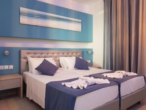 Iron/ironing board, bed sheets - Kasapakis Hotel (Hersonissos)