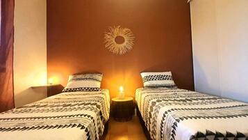 2 chambres, fer et planche Ă  repasser, Wi-Fi gratuit, draps fournis