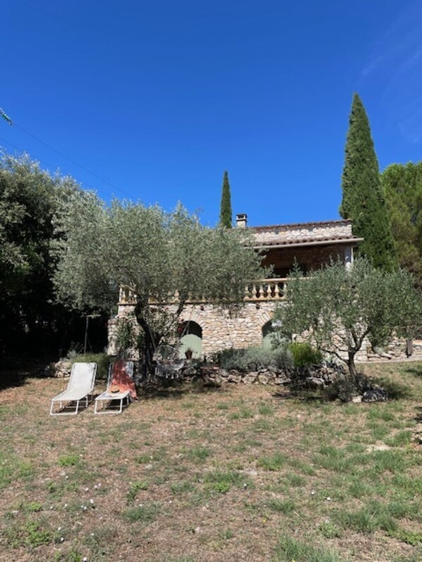 Property grounds - Le Mazet de la Lune (Saint-André-de-Roquepertuis)