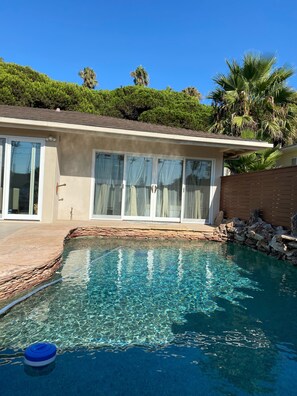 Outdoor pool - || La Jolla Beach House || Great Location || Newly Remodeled  (San Diego)