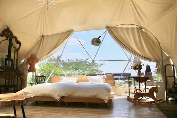 4 bedrooms, desk, iron/ironing board, free WiFi