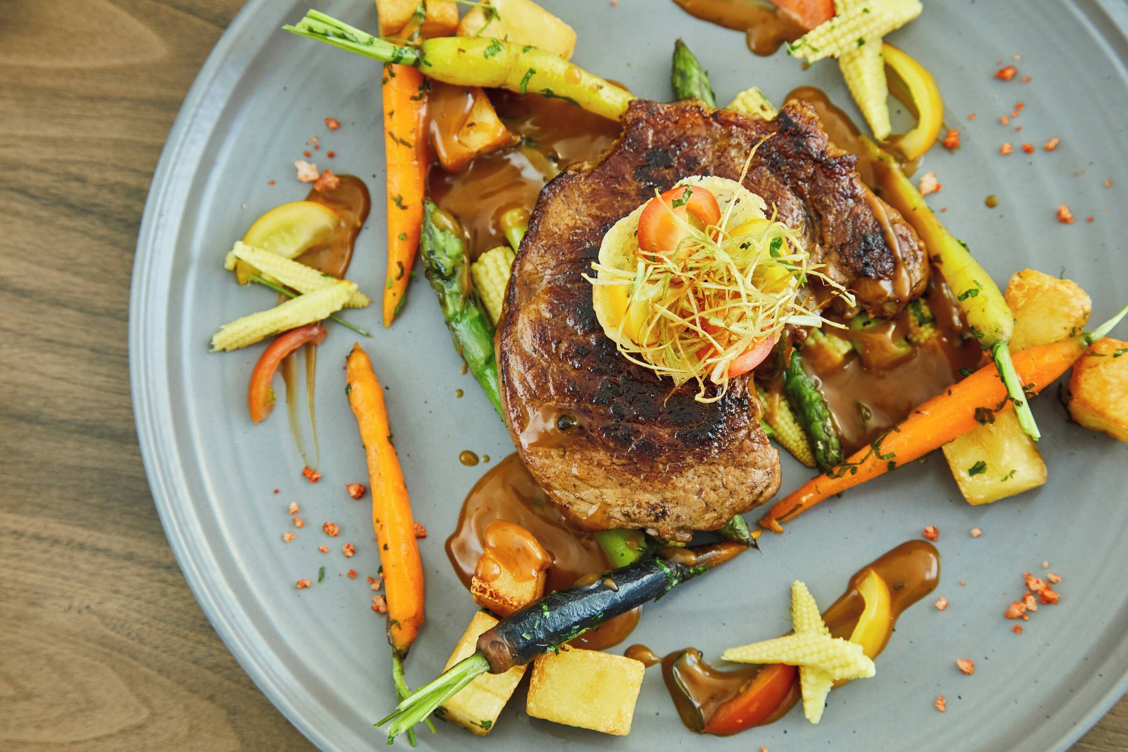 2 bars/lounges, rooftop bar