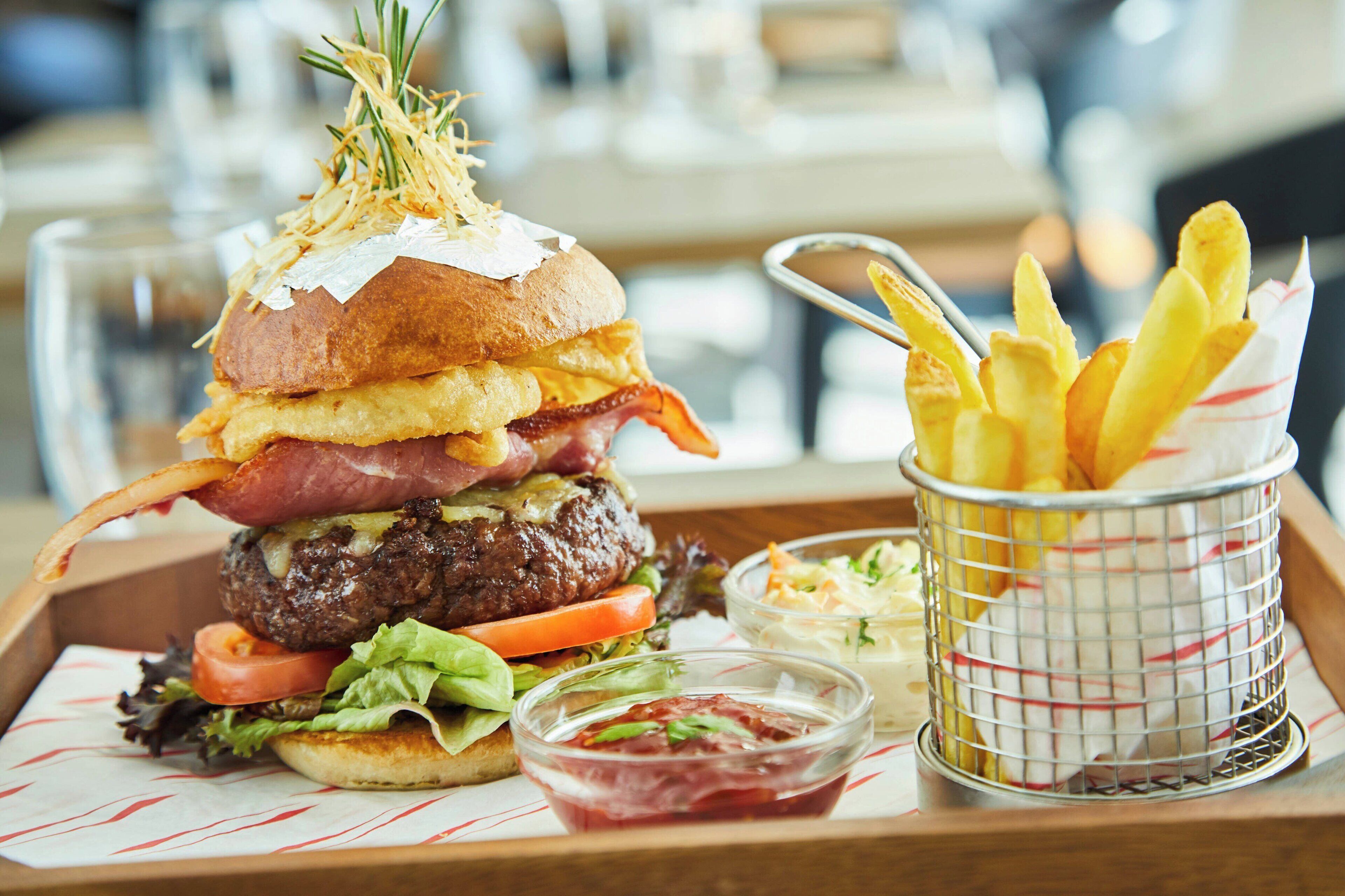 2 bars/lounges, rooftop bar