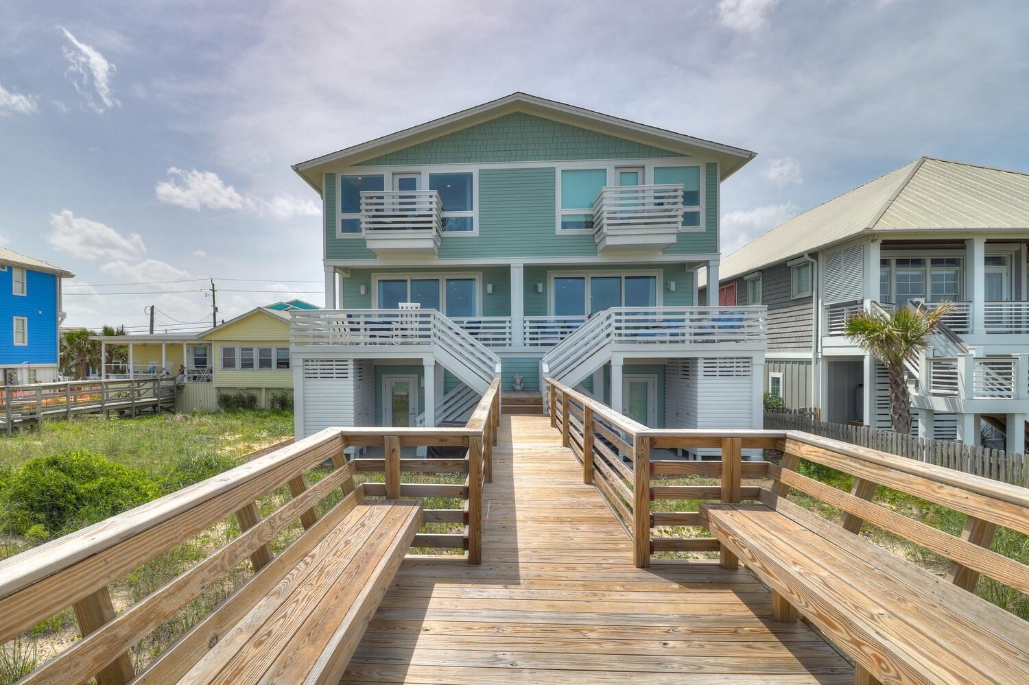NF1008A Lilypad A: Oceanfront duplex, decks w/ ocean views, private beach access