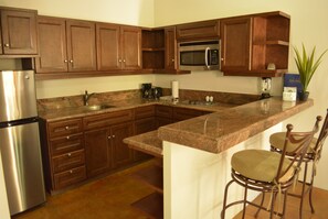 冰箱、微波炉、炉灶、茶具/咖啡用具