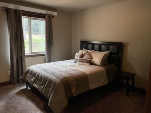 Room - Welcome to your cabin in the woods, minutes from Sturgis or Deadwood  (Sturgis)