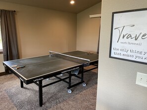 Games room - Welcome to your cabin in the woods, minutes from Sturgis or Deadwood  (Sturgis)