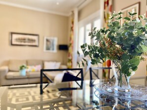 TV - Blasco de Garay - Two-Bedroom Apartment (Madrid)