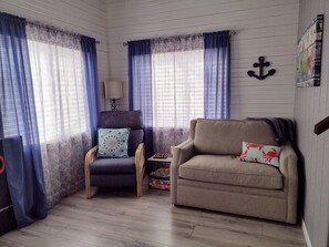 Smart TV, DVD player, video library - Lake Cottage Getaway at Pomme De Terre Lake (Hermitage)