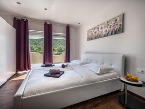 5 bedrooms, internet