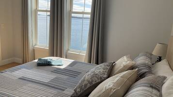 2 slaapkamers, een strijkplank/strijkijzer, gratis wifi, beddengoed