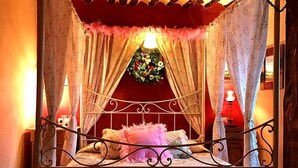 1 bedroom, internet, bed sheets