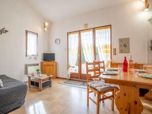 Dining - Lou Cantalou by Interhome (Sainte Marie Plage)
