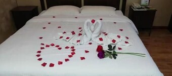 Greentree Inn Jinan Licheng District Fenghuang Road East High-speed Railway Station