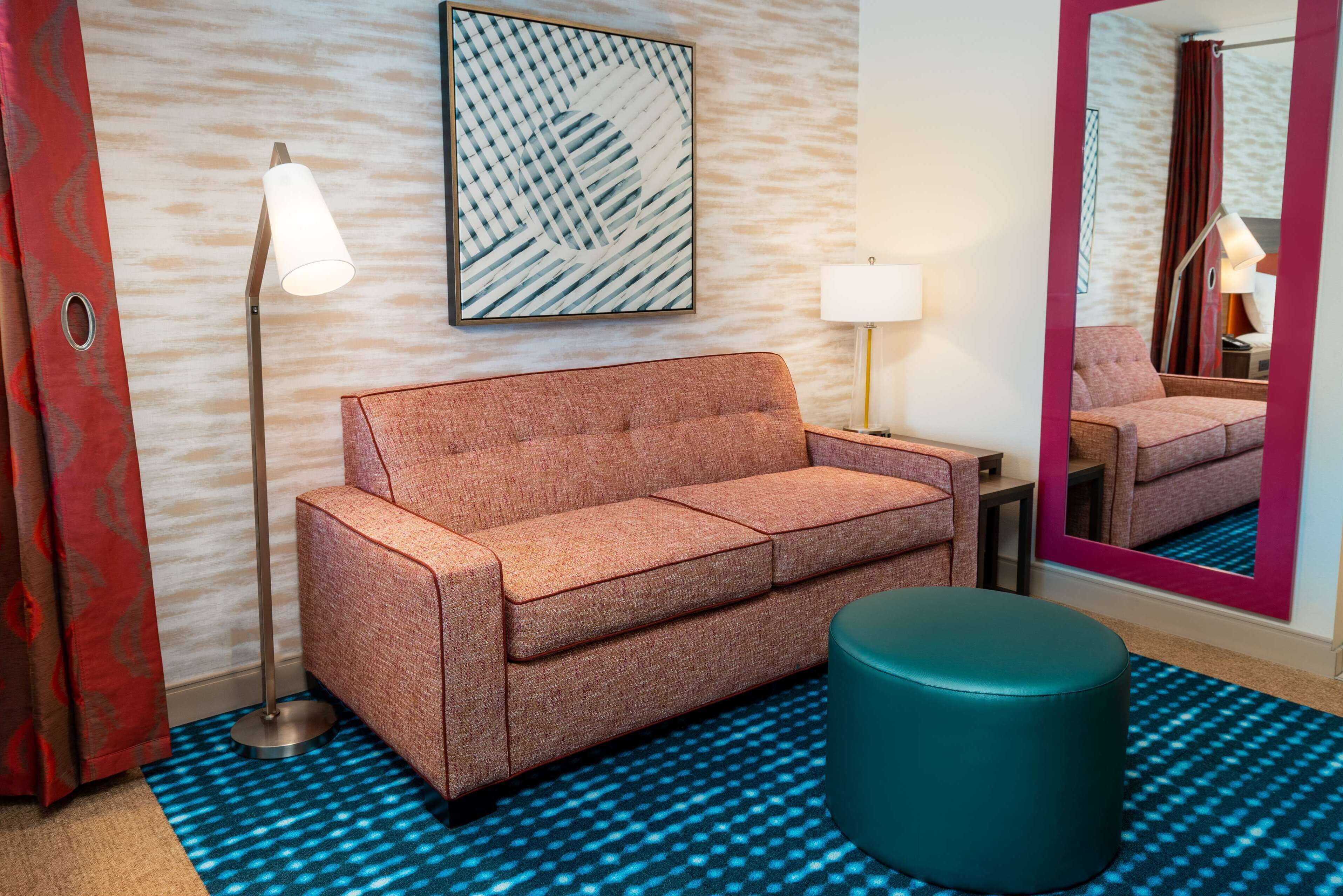 studio suite, 1 king bed, non smoking | living area | tv