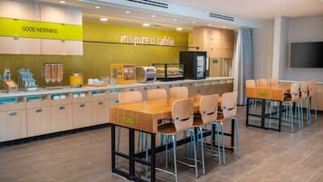 Desayuno para llevar incluido todos los días