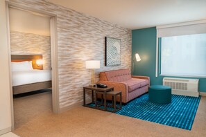 Living area - Home2 Suites by Hilton Corona (Corona)