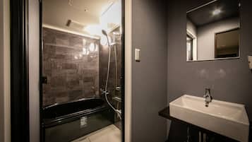 Royal Suite King, Smoking (E-Cigarettes Only) | Bathroom | Shower, free toiletries, hair dryer, bathrobes