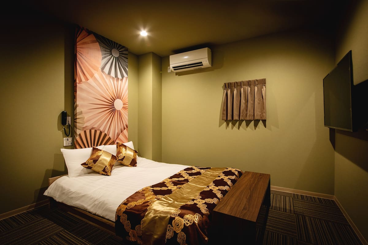 Apex superior, Smoking (E-Cigarettes Only) | Individually decorated, individually furnished, blackout curtains
