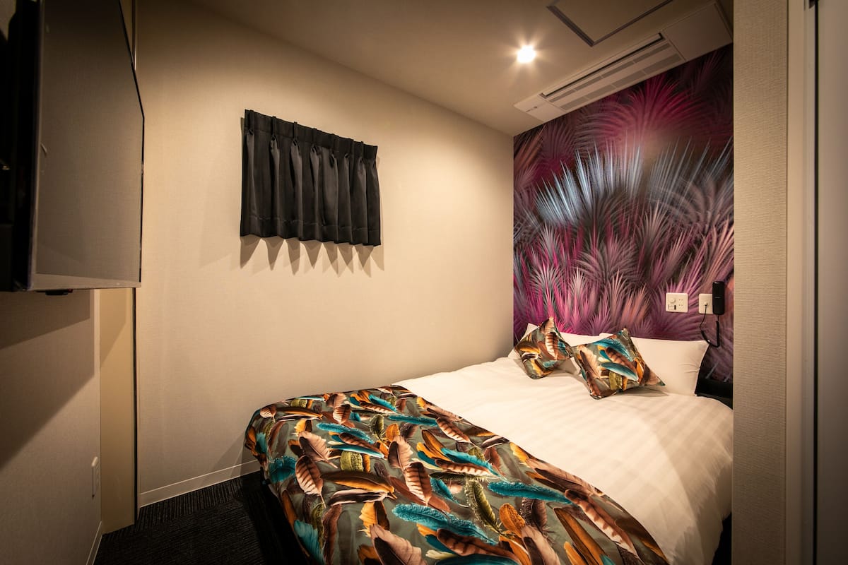 Fun standard, Smoking (E-Cigarettes Only) | Individually decorated, individually furnished, blackout curtains