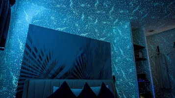 Premium suite, Smoking (E-Cigarettes Only) | Individually decorated, individually furnished, blackout drapes