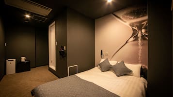 Deadal standard, Smoking (E-Cigarettes Only) | Individually decorated, individually furnished, blackout drapes