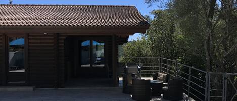 Alberca al aire libre y alberca climatizada