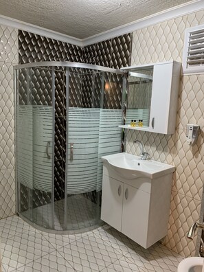 Standard Suite | Bathroom