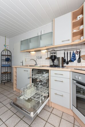 Køleskab, ovn, opvaskemaskine