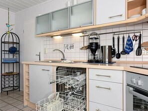 Réfrigérateur, four, lave-vaisselle