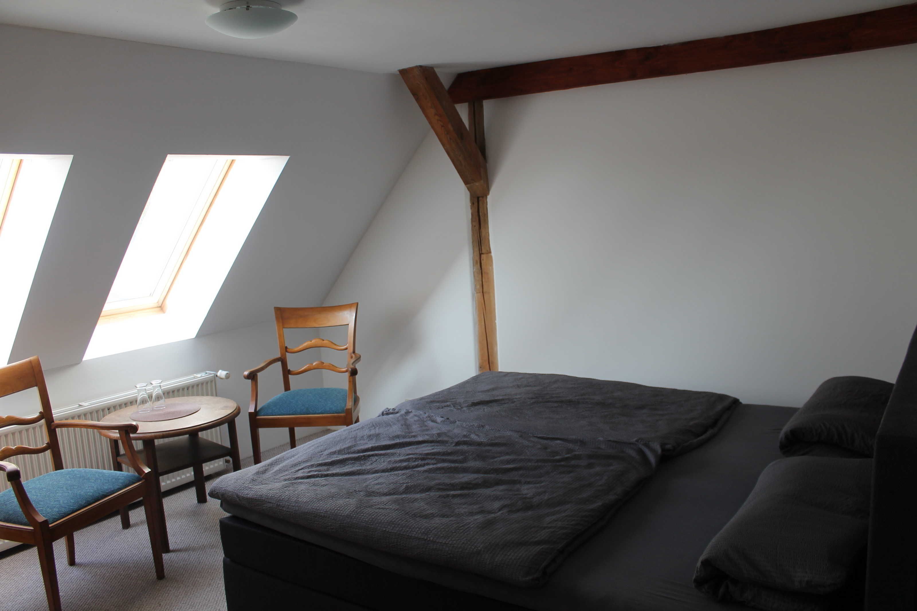 1 bedroom, travel cot, WiFi, bed sheets