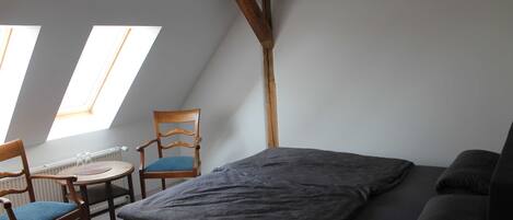 1 bedroom, travel cot, WiFi, bed sheets