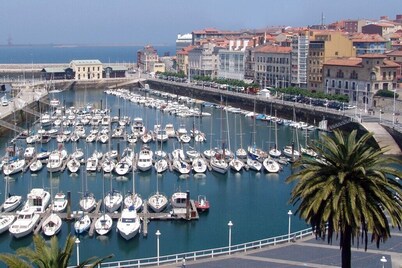 Apartment in the center of Gijón very close to San Lorenzo beach