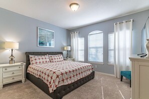 4 bedrooms, iron/ironing board, free WiFi, bed sheets