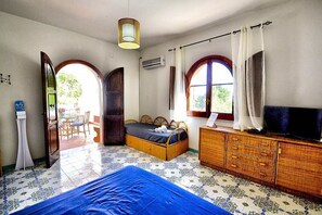 2 多间卧室、熨斗/熨衣板、免费 WiFi、床单