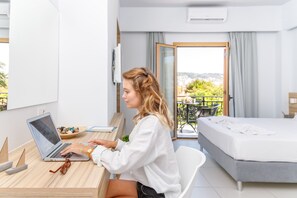 Superior Studio with Balcony and City View | Egyptian cotton sheets, premium bedding, memory foam beds, in-room safe - Notus Chania Crete (Chania)
