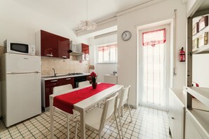 Private kitchen - Fantastic apartment within walking distance of downtown (Roma)