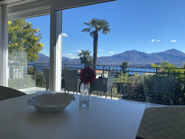 Outdoor dining - La nostra casa - Welcome to Ghiffa on Lake Maggiore (Ghiffa)